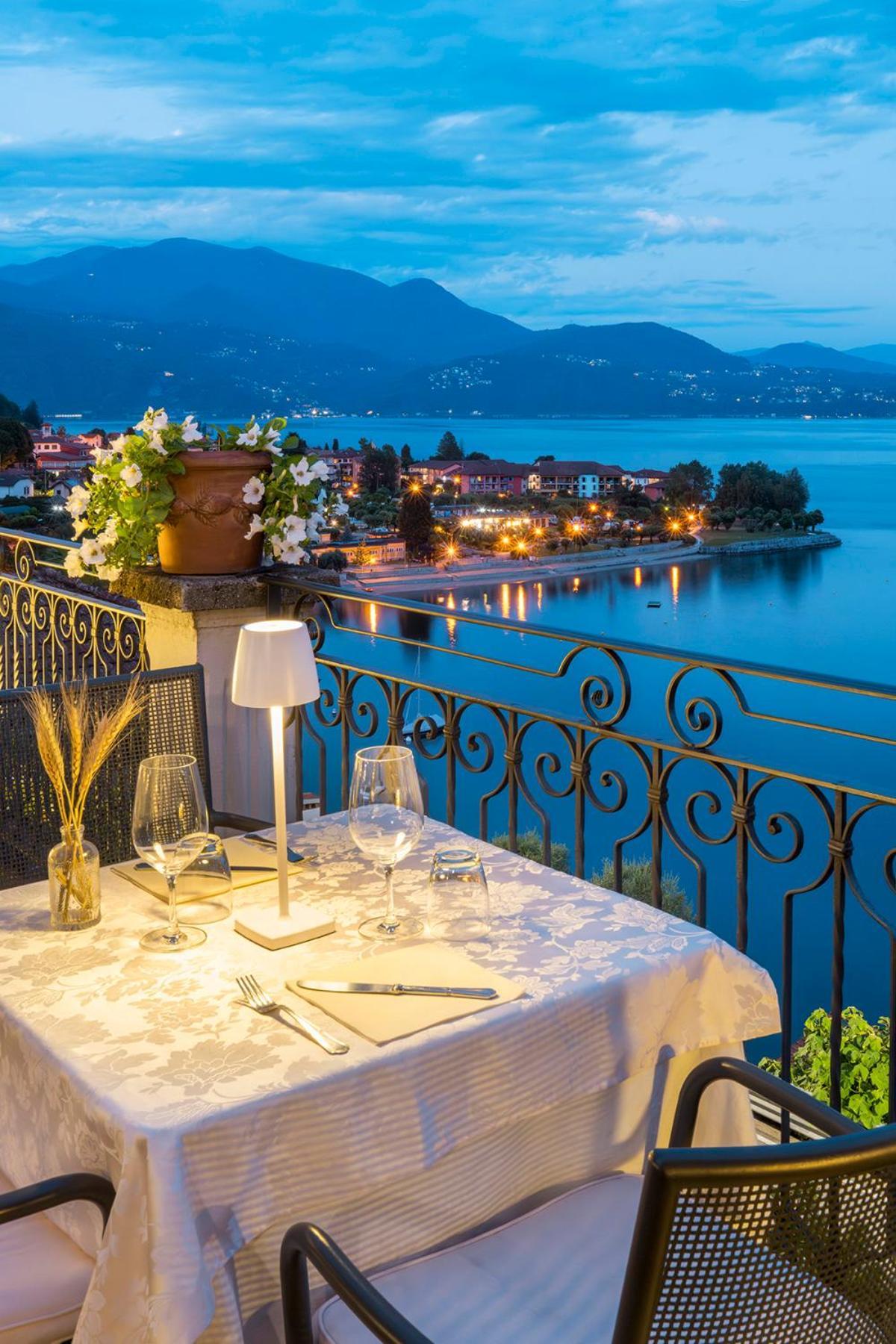 Hotel La Rondinella Cannero Riviera Exteriör bild